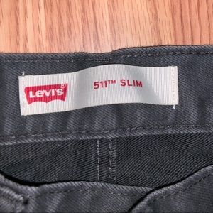 Gray Levi’s Jeans